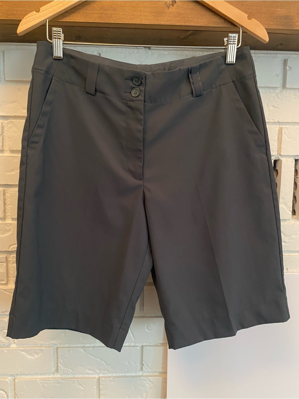 Nike Golf Dri-FIT Women’s Size 8 Bermuda Shorts Charcoal Grey Athletic Hiking